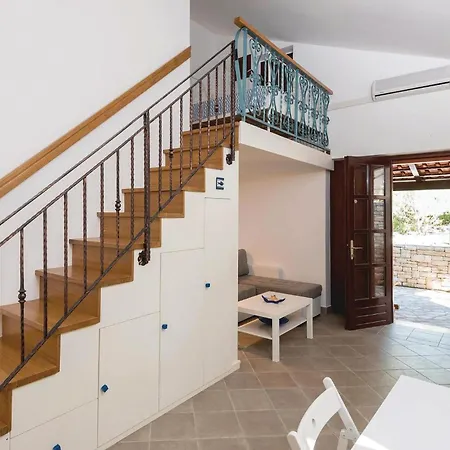 Holiday home Gorgeous In With Sauna Prigradica