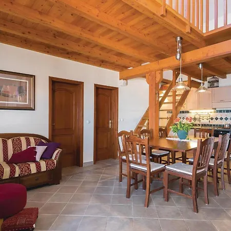 Gorgeous In With Wifi Casa vacanze Prigradica