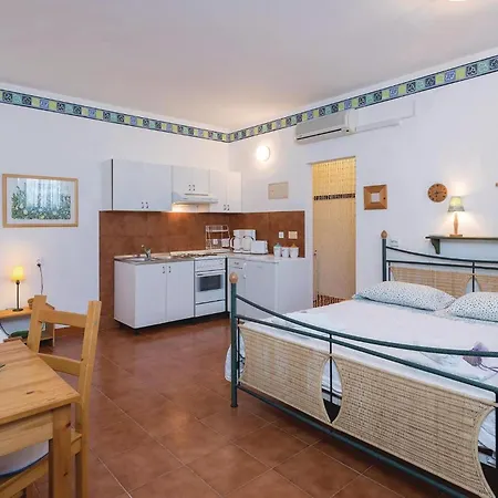Holiday home Gorgeous In With Sauna Prigradica